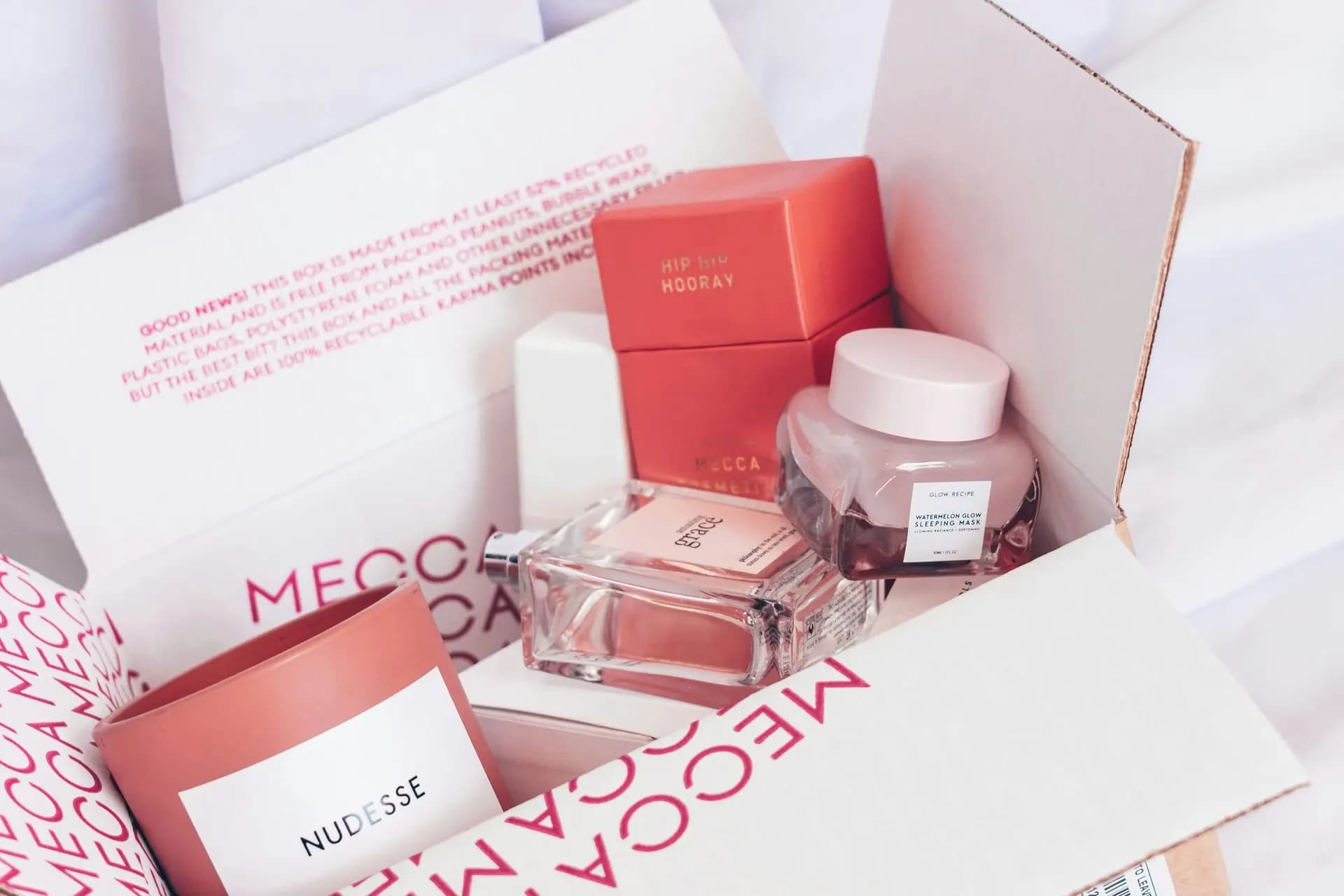 Editorial beauty campaign promoting the Helen Beauty app
